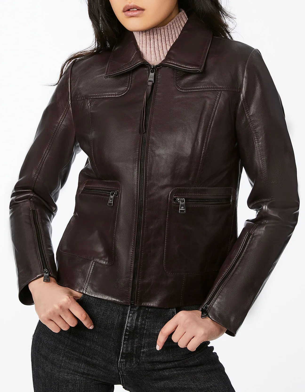Sure! To optimize the title of the product Boston Common Leather Jacket for an e-commerce setting, we can add descriptive modifiers that highlight its key features, style, and appeal. Heres an optimized version:

Premium Boston Common Vintage-Style Leather Jacket for Men

This title adds Premium to suggest high quality, Vintage-Style to indicate a fashionable design, and for Men to specify the target audience.