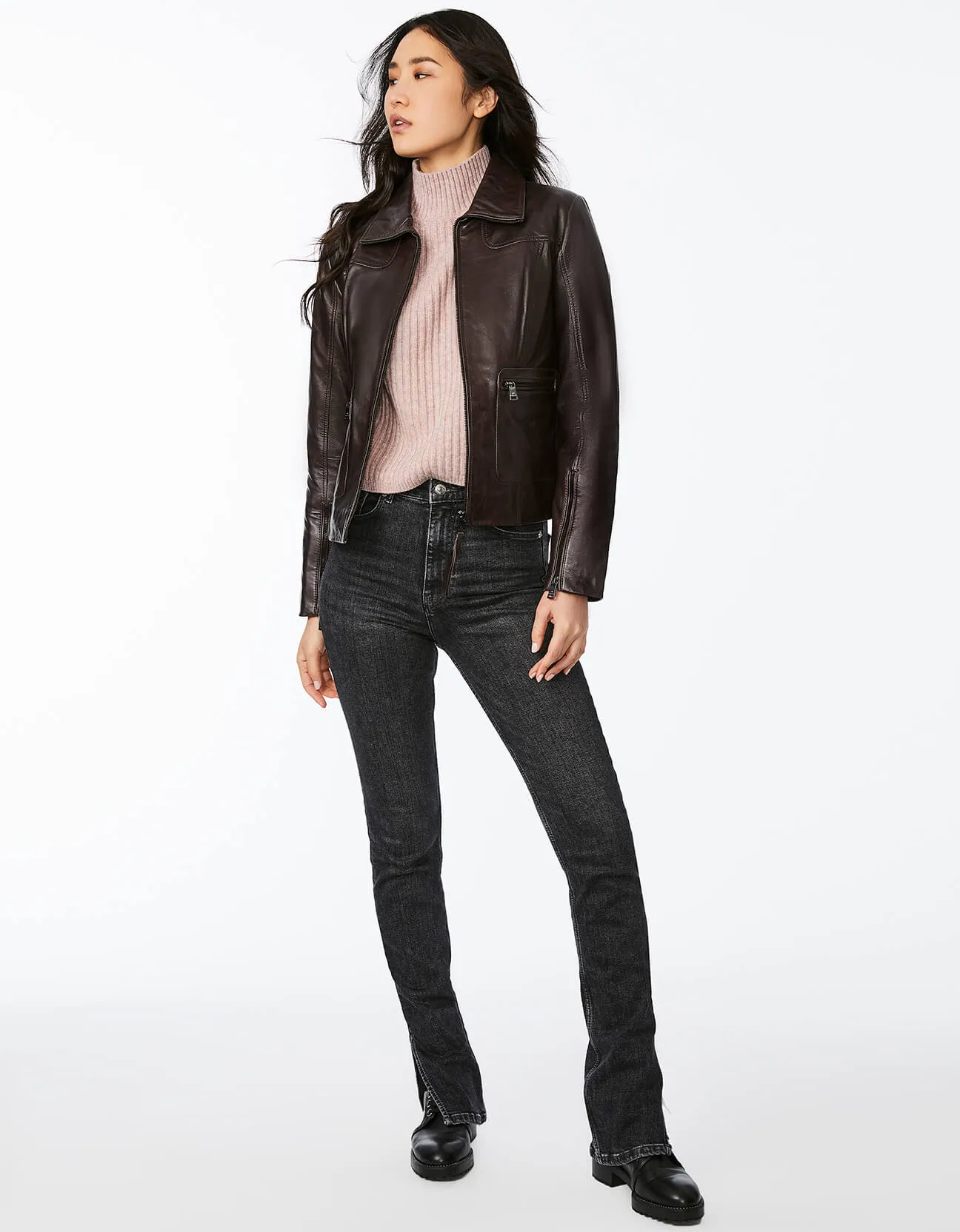 Sure! To optimize the title of the product Boston Common Leather Jacket for an e-commerce setting, we can add descriptive modifiers that highlight its key features, style, and appeal. Heres an optimized version:

Premium Boston Common Vintage-Style Leather Jacket for Men

This title adds Premium to suggest high quality, Vintage-Style to indicate a fashionable design, and for Men to specify the target audience.